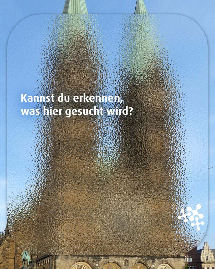 Hinter dieser Glasscheibe versteckt sich eine bekannte Sehenswürdigkeit aus Niedersachsen, Hamburg oder Bremen. Hast du ‘ne Idee, welche es ist? 👀
Schreib es uns in die Kommentare! ✍️
Bild © Ulamm (Diskussion), CC BY-SA 3.0, via Wikimedia Commons
#rätsel #niedersachsen #quiztime #NiedersachsenTicket #keepexploring