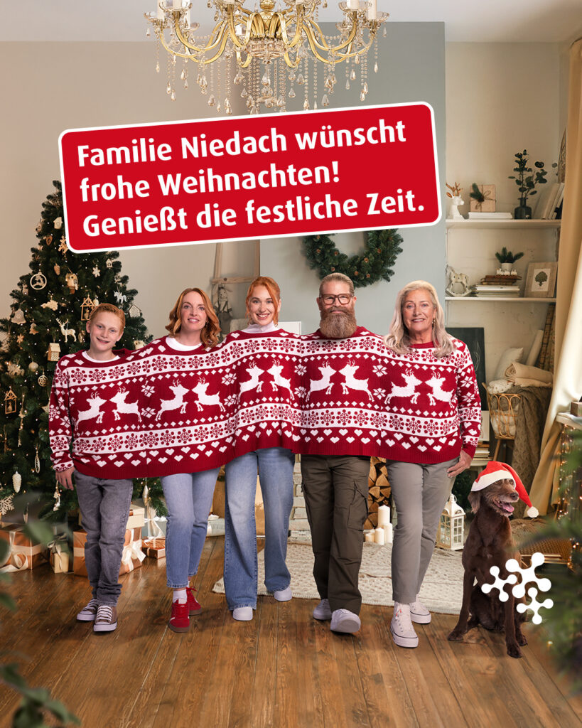 🎄✨ Weihnachten steht vor der Tür! Zeit für gemütliche Stunden und Momente voller Freude mit den Liebsten. Lasst euch verzaubern und genießt die festliche Stimmung! 🎁⁠
⁠
Liebe Grüße von Familie Niedach ❤️⁠
⁠
#Weihnachtszauber #FestlicheStimmung #MerryChristmas #BesinnlicheZeit #NiedersachsenTicket #Familienzeit⁠