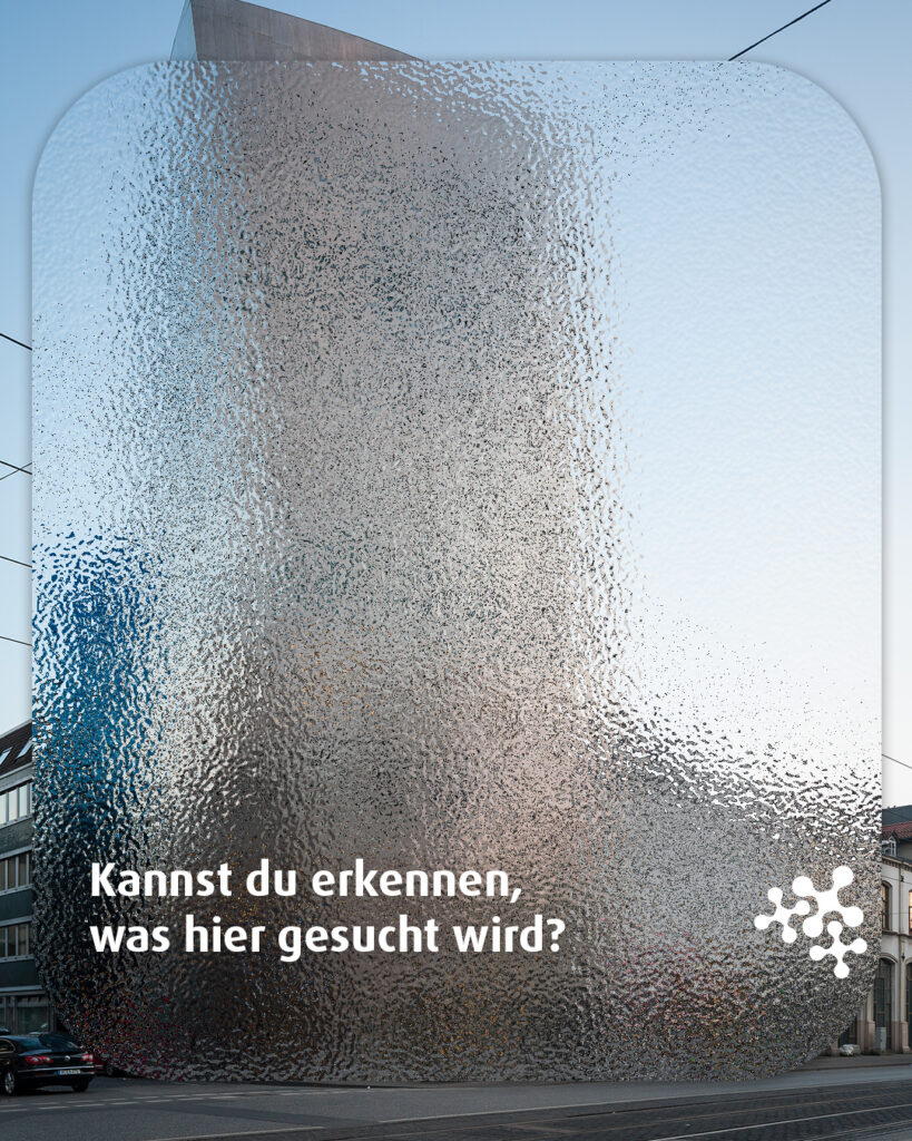 Hinter dieser Fassade in Hannover steckt ein echter Architektur-Klassiker. ⁠
Weißt du, welches Gebäude wir hier versteckt haben? 👀⁠
⁠
Bild © ChristianSchd, CC BY-SA 3.0, via Wikimedia Commons⁠
⁠
#rätsel #niedersachsen #Hannover #NiedersachsenTicket #Architektur⁠