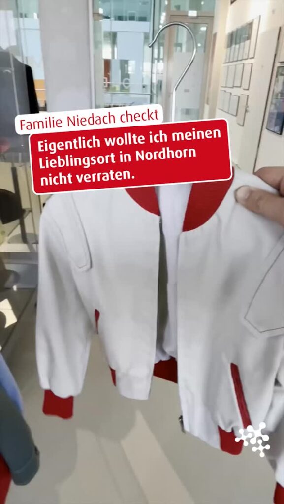 Mit dem Niedersachsen-Ticket nach Nordhorn und direkt ins Stadtmuseum – Nina zeigt dir heute Modeschätze, die Weltruhm erlangt haben! 🧵 ✨⁠
⁠
Bilder © Stadtmuseum Nordhorn⁠
⁠
Mehr Infos findest du über den Biolink.⁠
⁠
#FamilieNiedachCheckt #NiedersachsenTicket #StadtMuseumNordhorn #Ausflug #Nahverkehrszüge