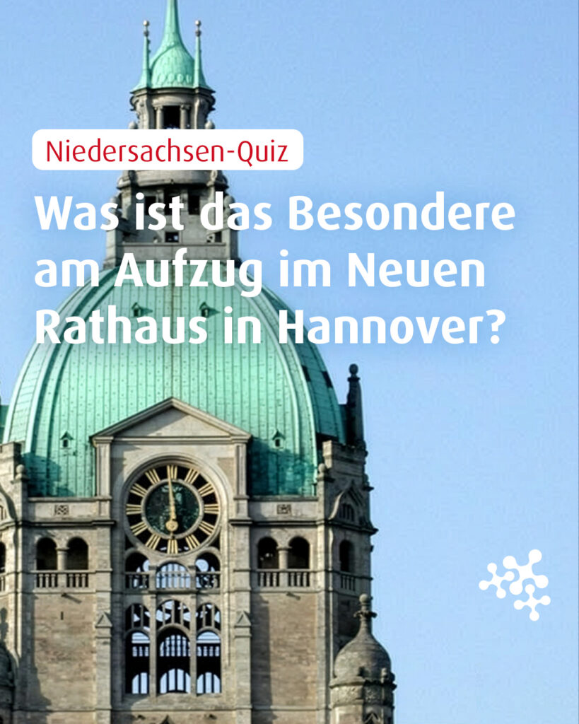 Hier unser Tipp für wohl eine der bezauberndsten Aussichten auf und über Hannover. ✨
Aber unabhängig davon: Was macht den Aufzug so besonders? Weißt du’s?
Bild © Mackensen, Public domain, Wikimedia Commons