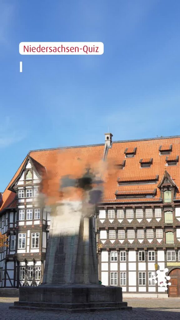 Schon mal darauf geachtet, welches Tier man auf dem Burgplatz in Braunschweig findet? 🐻 🐴 🦁⁠
⁠
Bild © Axel Bueckert, Adobe Stock