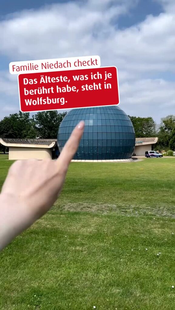 Mit dem Niedersachsen-Ticket nach Wolfsburg und ab ins Planetarium! 🪐
Nina erkundet den Sternenhimmel und gerät plötzlich ins Zeitalter der Dinosaurier … 🦕 😳
Neugierig? Dann schau mal in den Biolink für mehr Infos. ✨
Foto Wolfsburg: © WolfsburgerBlatt via Pixabay
Meteorit Video: © UniverseUnique via Pixabay
Sternenhimmel Video 1: © ChristianBodhi via Pixabay
Sternenhimmel Video 2: © ChristianBodhi via Pixabay
Sternenhimmel Video 3: © motionstock via Pixabay
@planetarium_wolfsburg